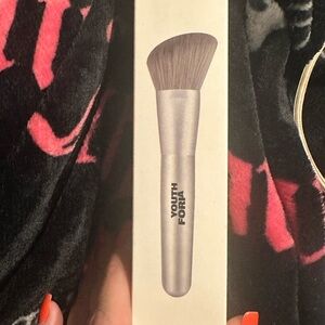New Youth Foria Makeup Blush brush